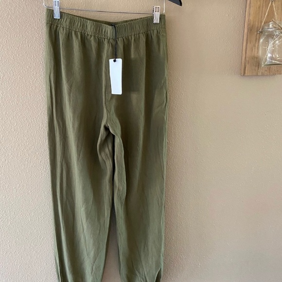 Linen blend joggers in olive - Picture 3 of 3
